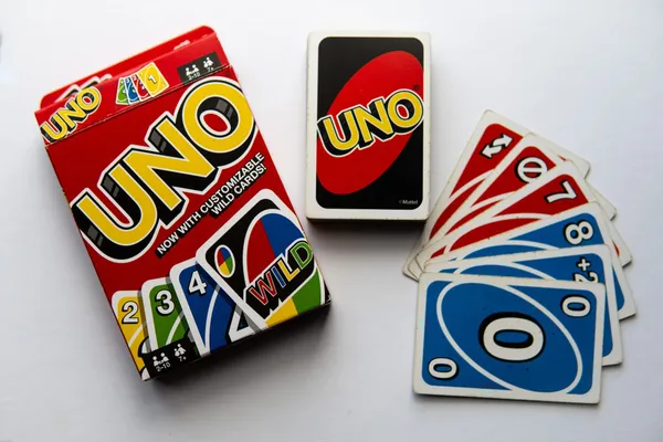 Uno Rules, Stacking — What's the Proper Way to Play?